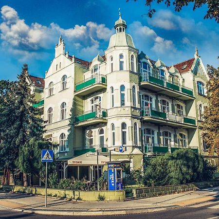 Отель Dom Zdrojowy Amber Свиноуйсьце Экстерьер фото