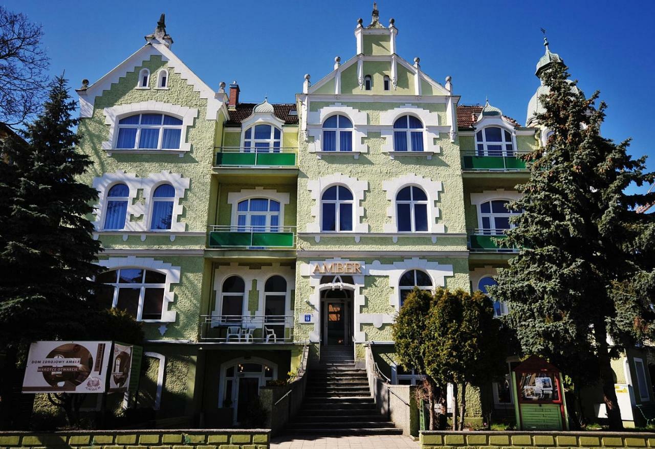 Отель Dom Zdrojowy Amber Свиноуйсьце Экстерьер фото